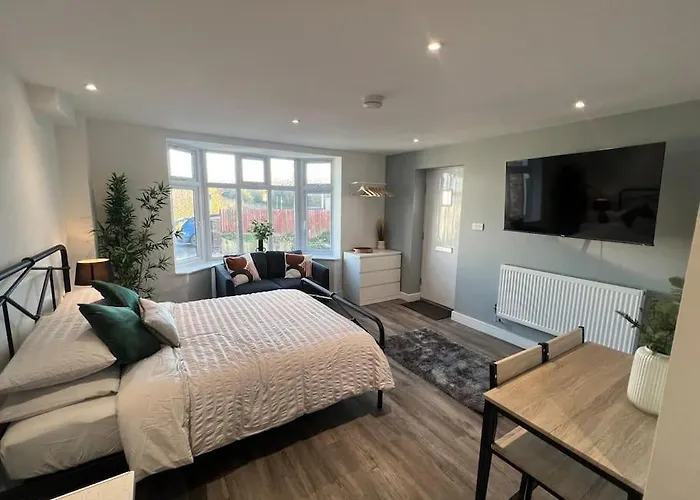Abbotsbury 1 Bed Studio Opposite Uwe Free Parking
