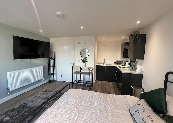 Abbotsbury 1 Bed Studio Opposite Uwe Free Parking